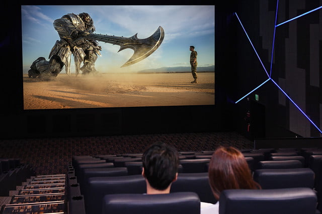 samsung-world-first-cinema-led-display-super-s-theater-transformers-640x427-c